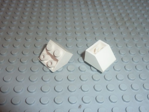 Lego white slope brick - 2,