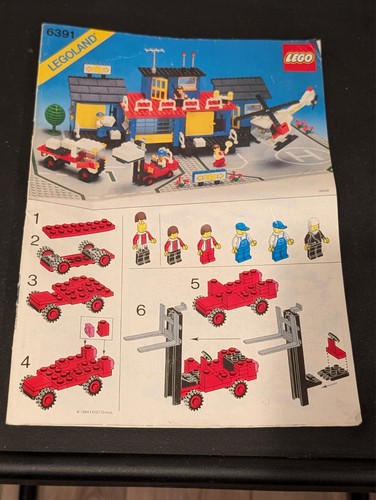 Lego town cargo centre - cargo,